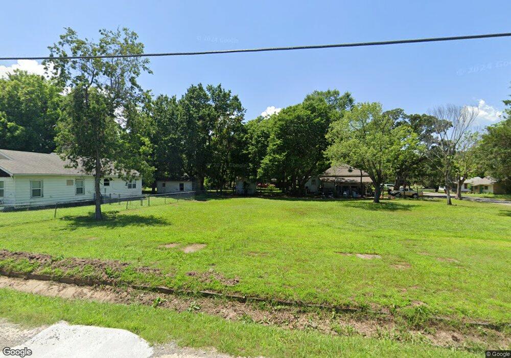 210 S 4th St, Eufaula, OK 74432 - photo 1