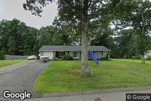 41 Oakwood Dr, Windham, CT 06280