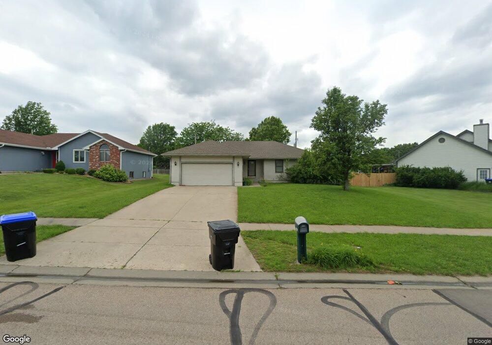 2733 SW Cannock Chase Rd, Topeka, KS 66614 - photo 1
