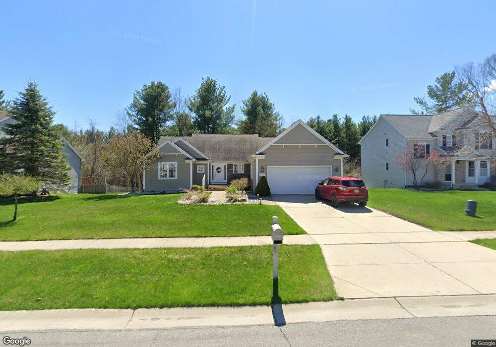5501 Plumtree Ln, Midland, MI 48642 - photo 1
