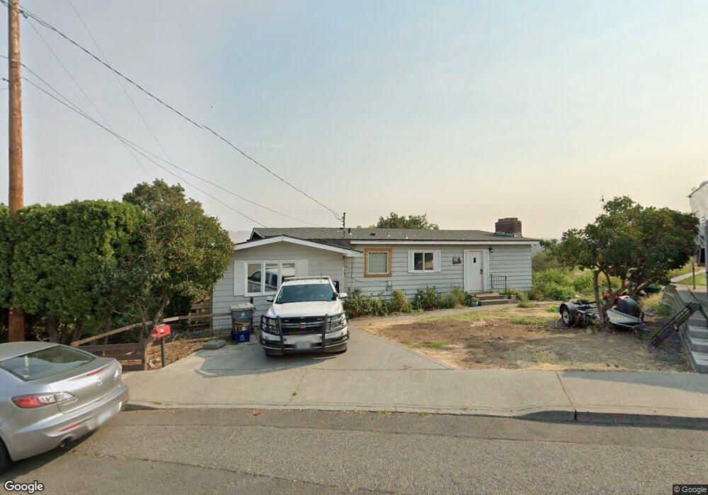 719 E 17th St, the Dalles, OR 97058 - photo 1