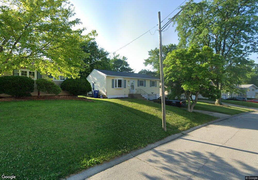 2911 Magnolia Dr, Bettendorf, IA 52722 - photo 1