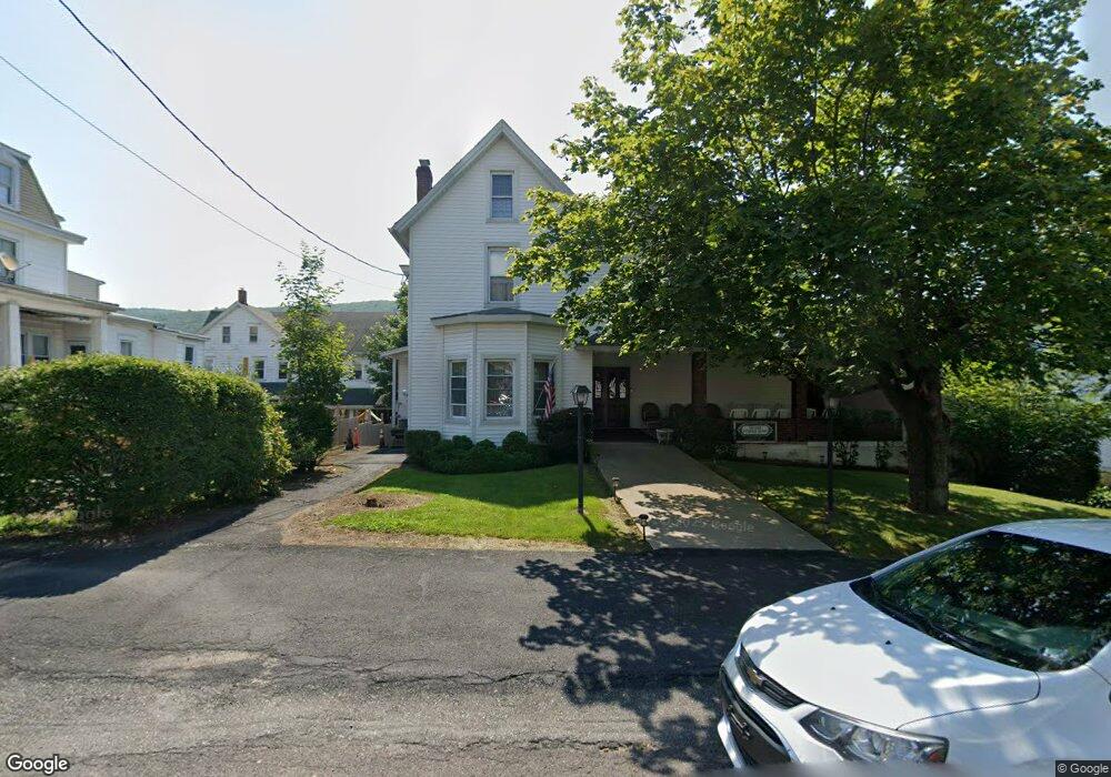 524 Center St, Jim Thorpe, PA 18229 - photo 1