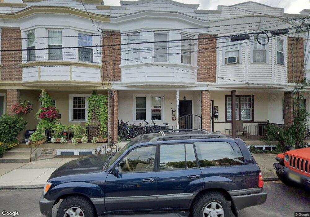 752 W Railroad Ave, Bryn Mawr, PA 19010 - photo 1