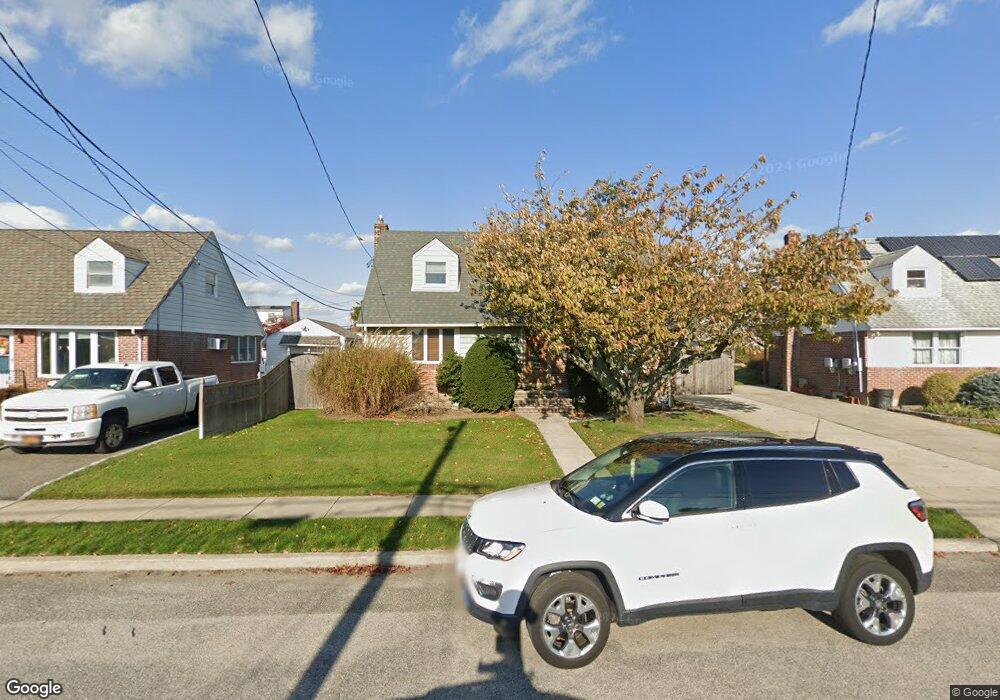 501 Kent Ct, Oceanside, NY 11572 - photo 1