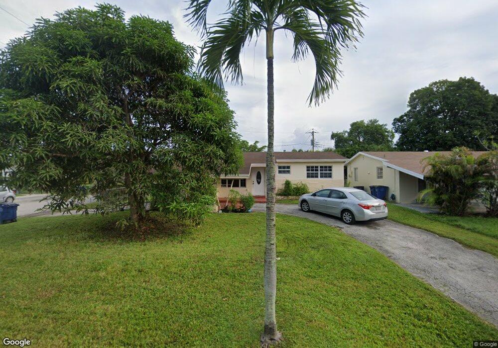 320 SW 8th St, Hallandale Beach, FL 33009 - photo 1