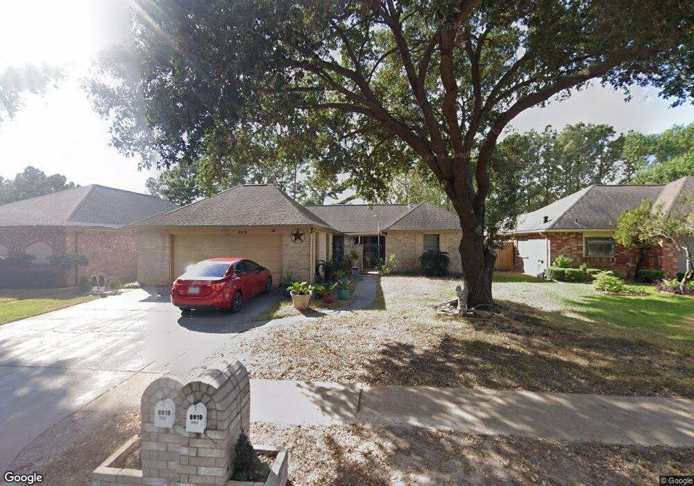 8919 Saratoga Forest Dr, Houston, TX 77088 - photo 1