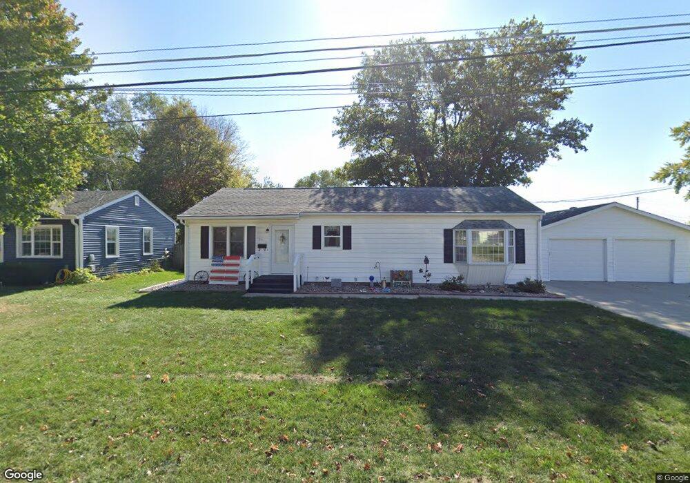1711 N 2nd Ave E, Newton, IA 50208 - photo 1