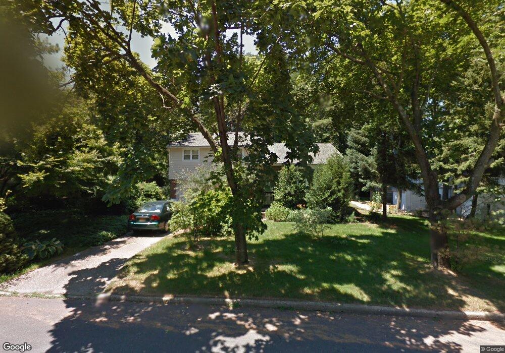 9 Barry Dr, Glen Cove, NY 11542 - photo 1