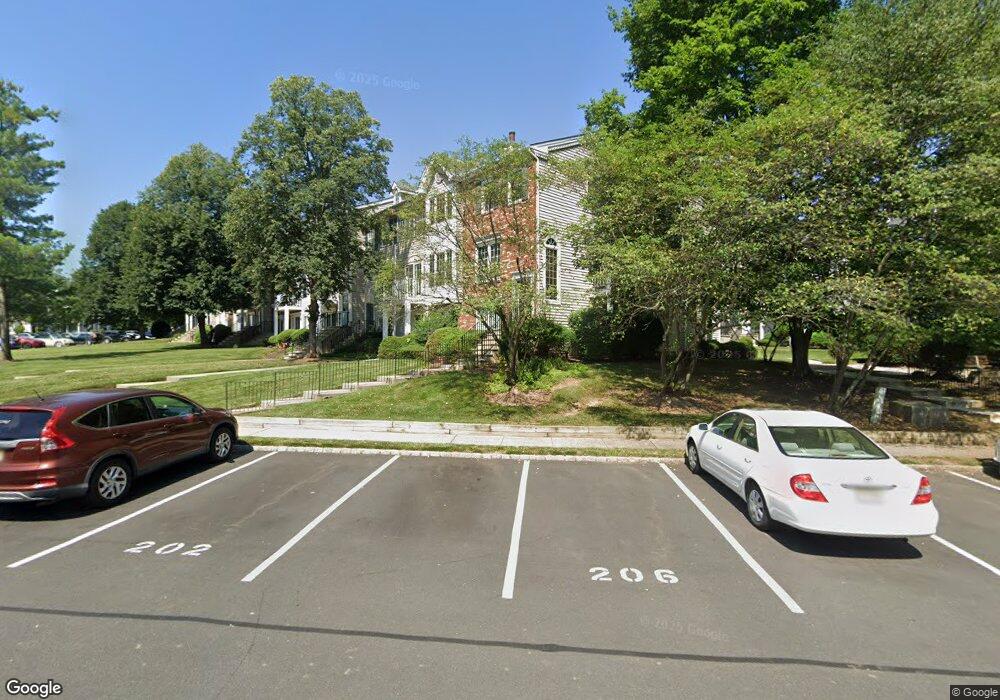 196 Sapphire Ln unit 196, Franklin Park, NJ 08823 - photo 1