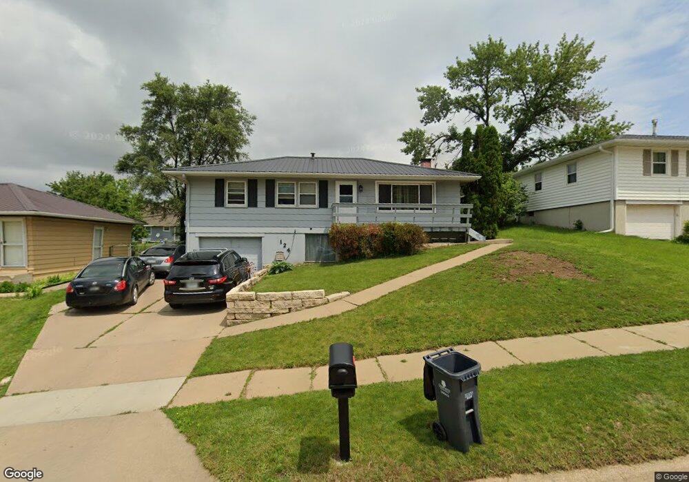 124 33rd Ave SW, Cedar Rapids, IA 52404 - photo 1