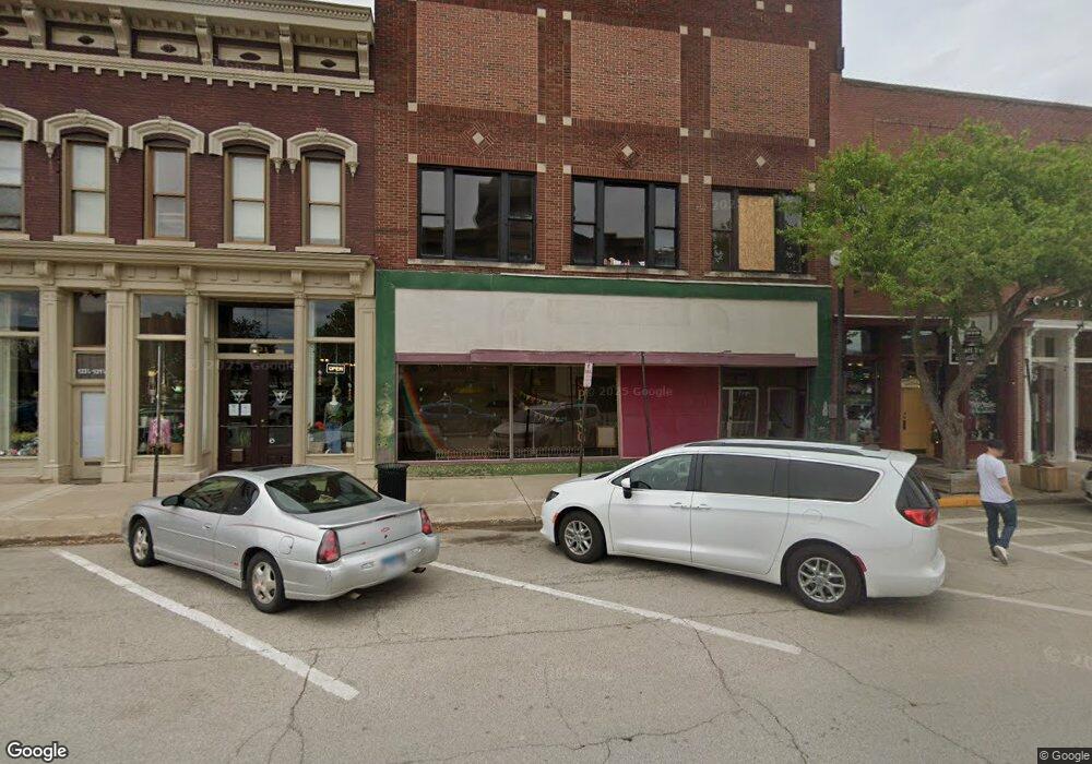 117 S Kickapoo St, Lincoln, IL 62656 - photo 1