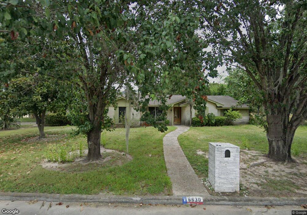 6630 Bayou View Dr, Houston, TX 77091 - photo 1