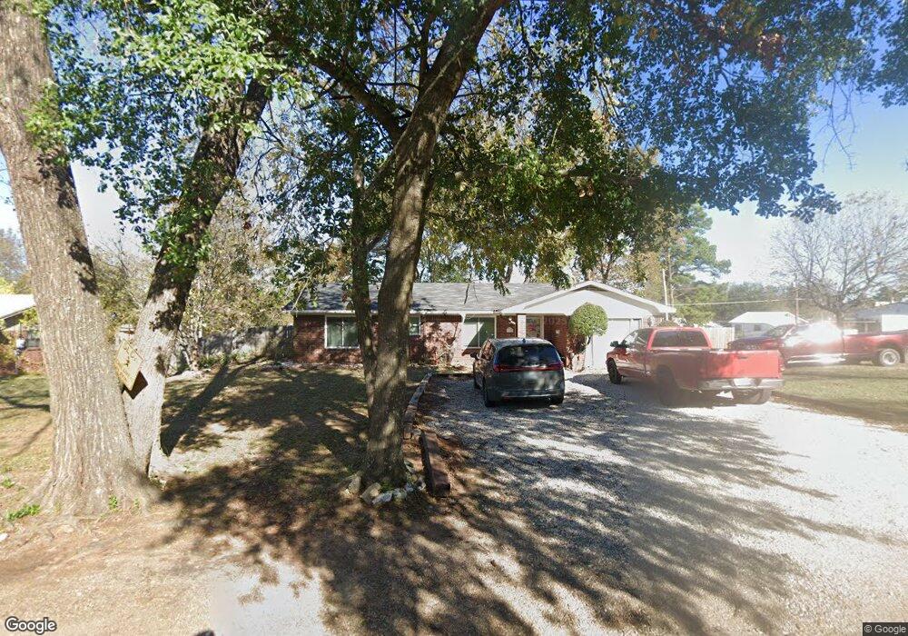 309 E Highland St, Hugo, OK 74743 - photo 1