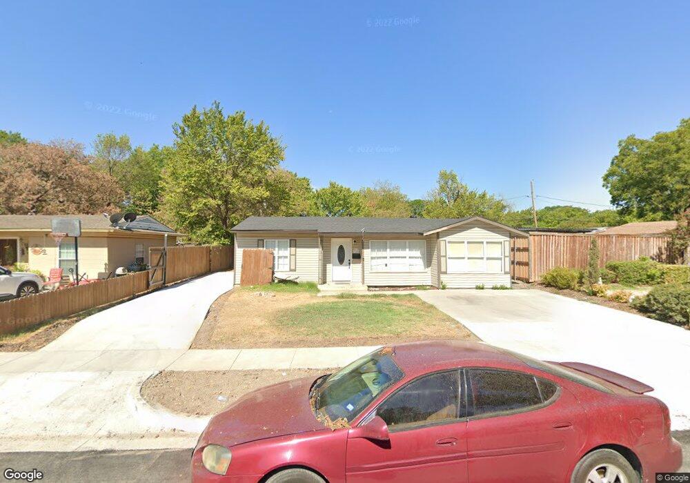 926 Highland Dr, Grand Prairie, TX 75051 - photo 1