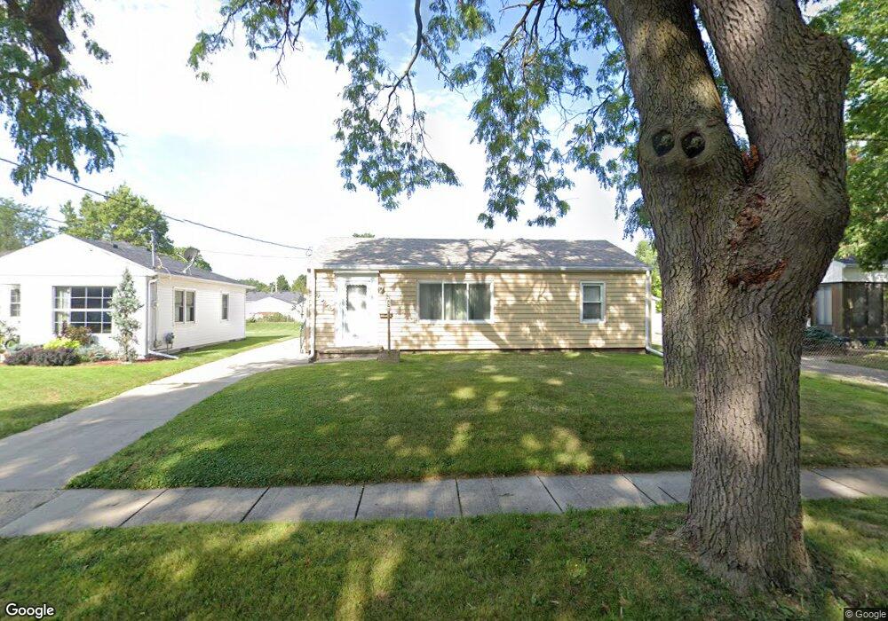 4030 40th St, Des Moines, IA 50310 - photo 1