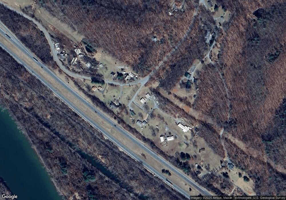 13306 Millstone Cir, Hancock, MD 21750 - photo 1