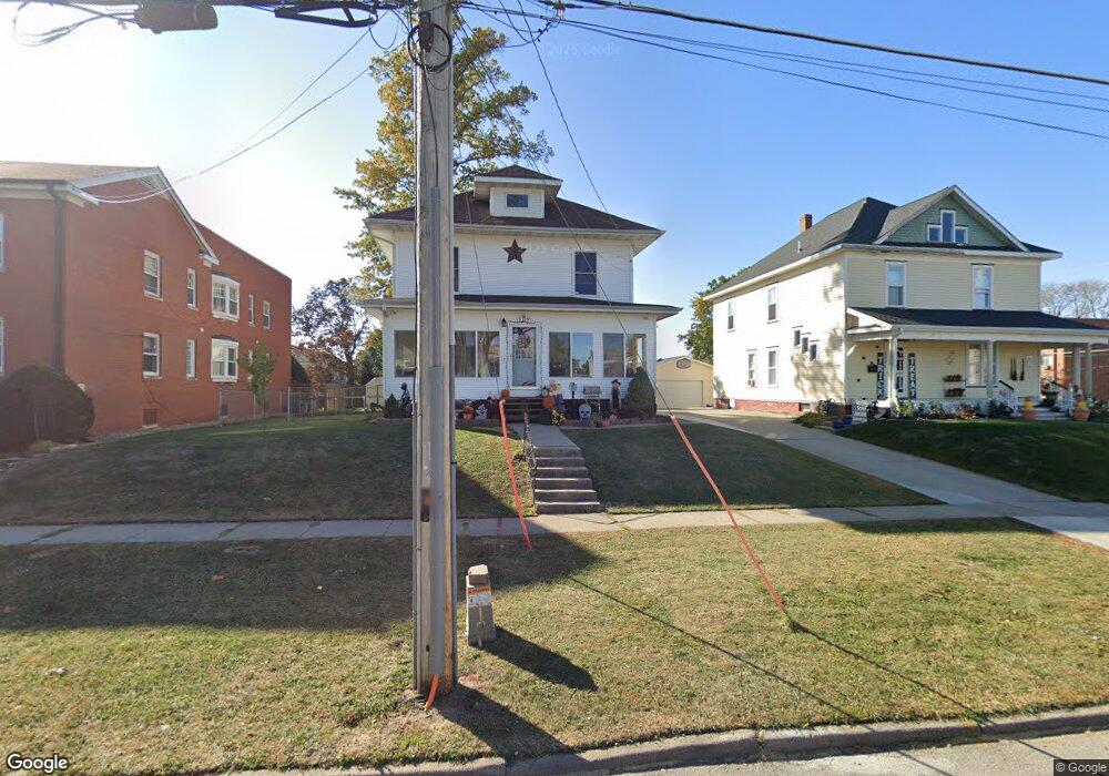 109 S 3rd Ave E, Newton, IA 50208 - photo 1