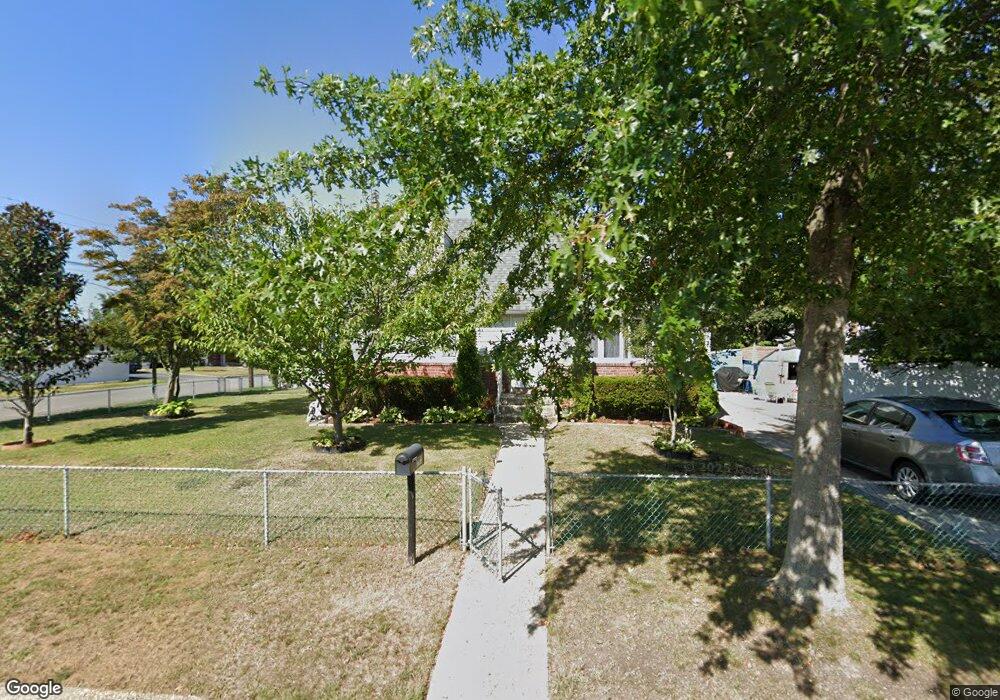 795 Catskill Ave, Copiague, NY 11726 - photo 1