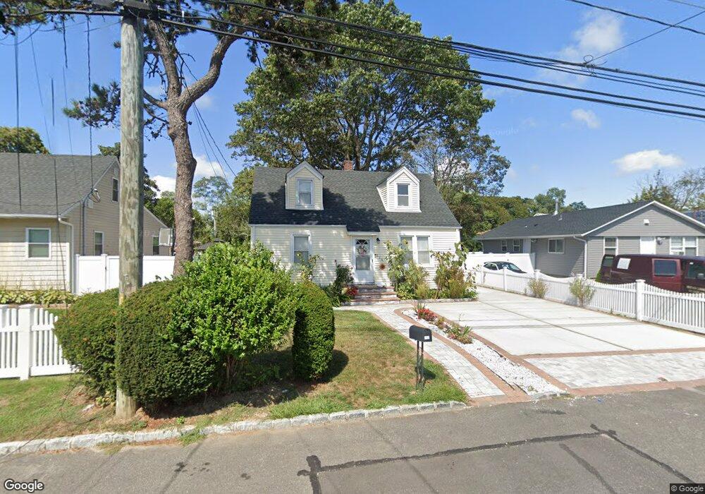 115 44th St, Copiague, NY 11726 - photo 1