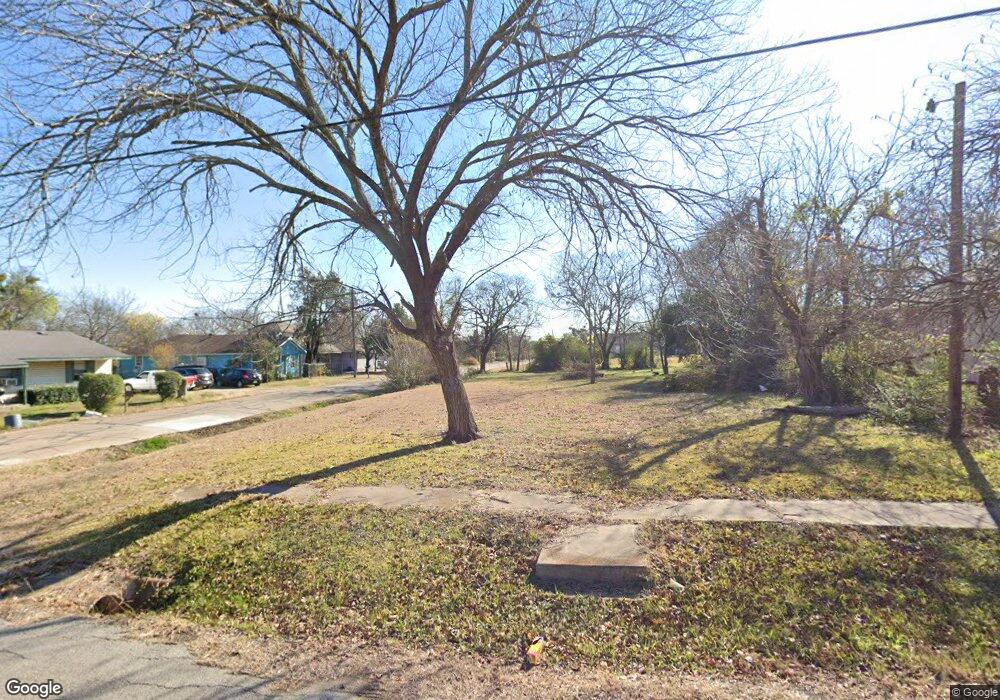 611 Loggins St, Ennis, TX 75119 - photo 1