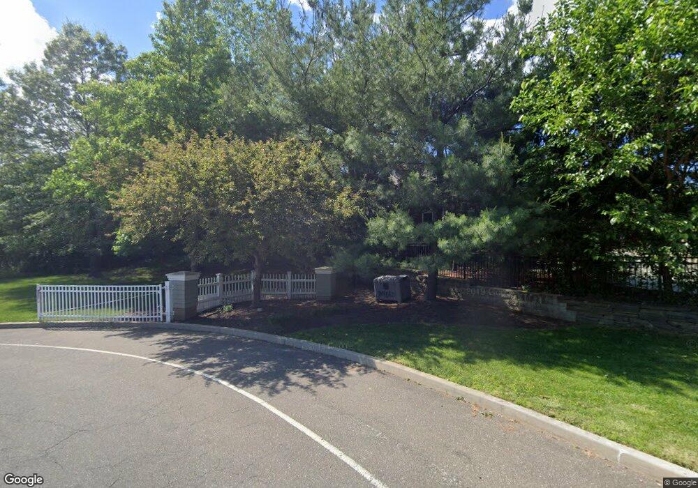 5 W Overlook, Port Washington, NY 11050 - photo 1