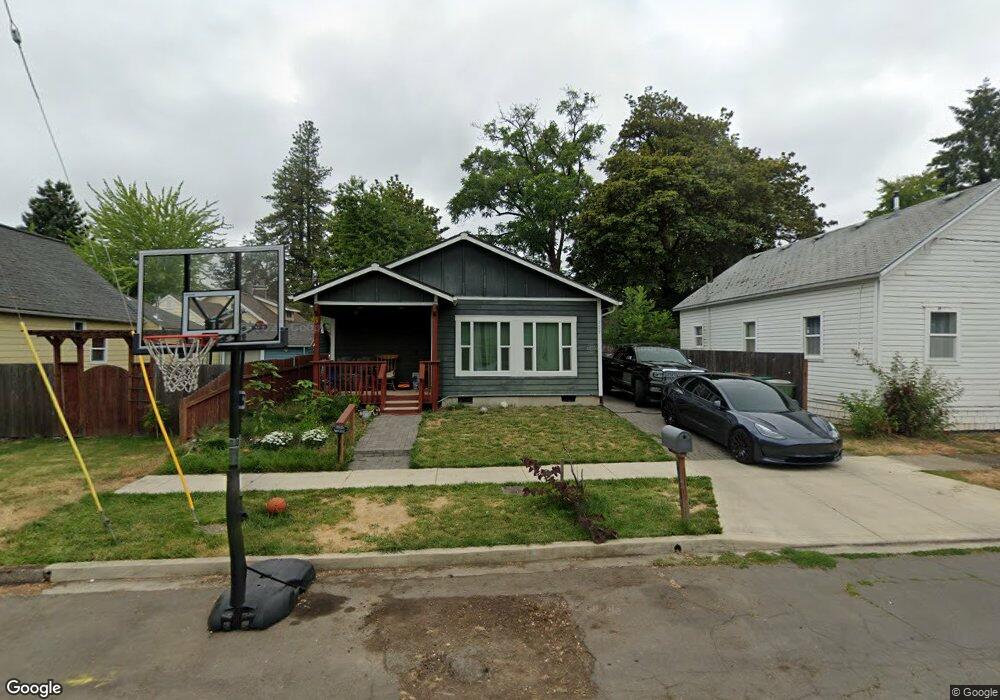 207 W 4th St, Newberg, OR 97132 - photo 1