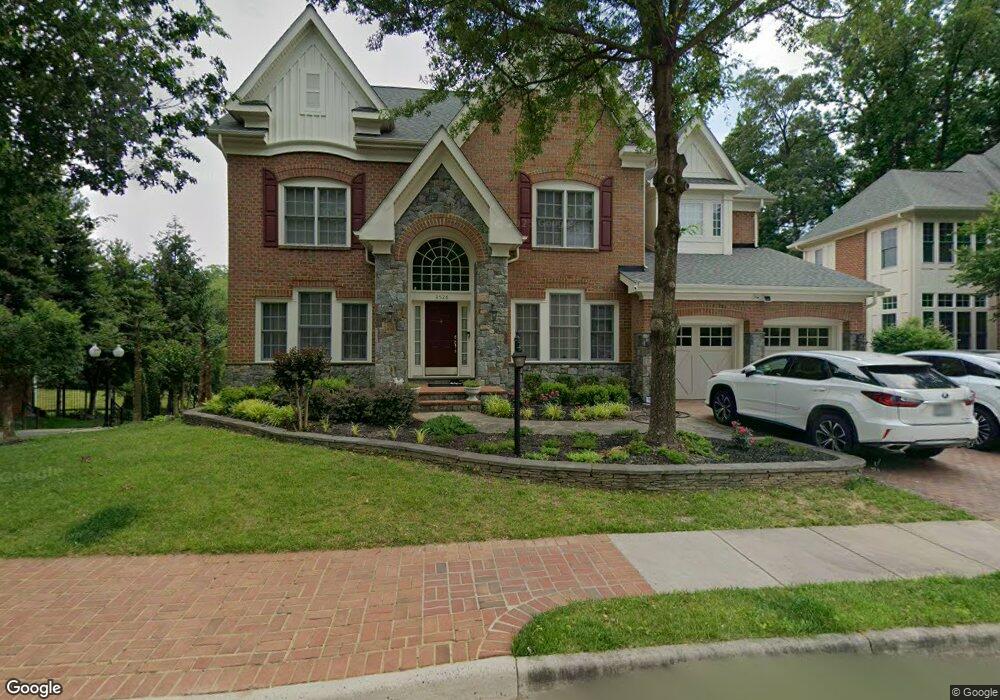 3526 Schuerman House Dr, Fairfax, VA 22031 - photo 1