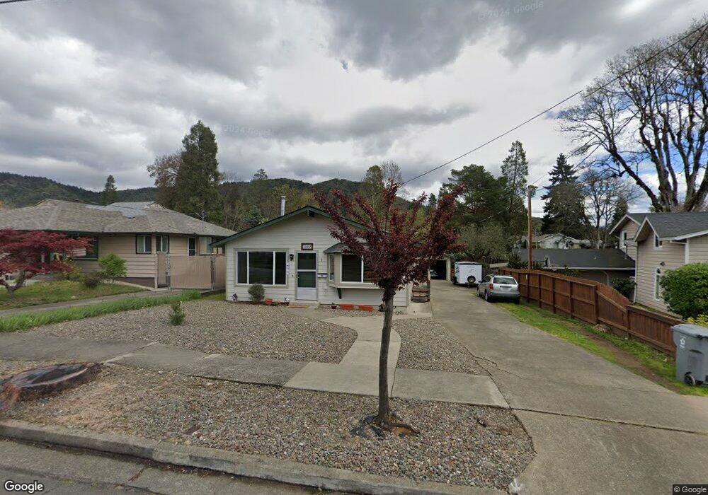 1007 NE 8th St, Grants Pass, OR 97526 - photo 1