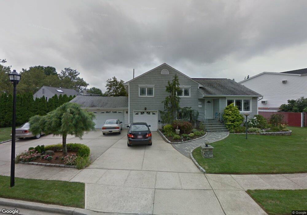 3740 Libby Ln, Wantagh, NY 11793 - photo 1