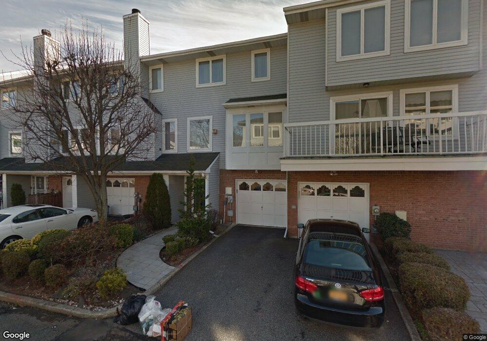 18 Flagship Cir, Staten Island, NY 10309 - photo 1