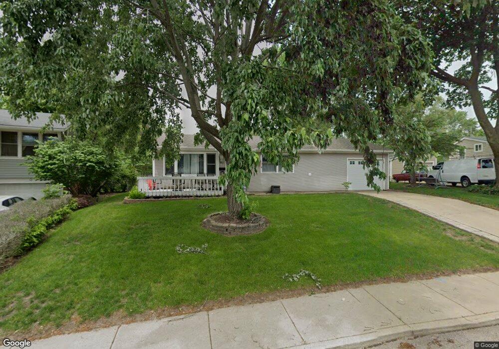 130 Pueblo Rd, Carpentersville, IL 60110 - photo 1