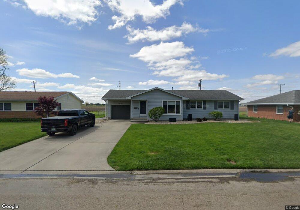 405 Mayfair Dr, Lincoln, IL 62656 - photo 1