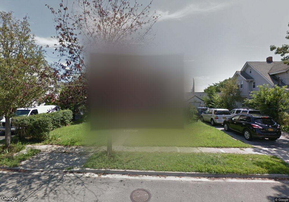 18 Lakewood Blvd unit 2, Lynbrook, NY 11563 - photo 1