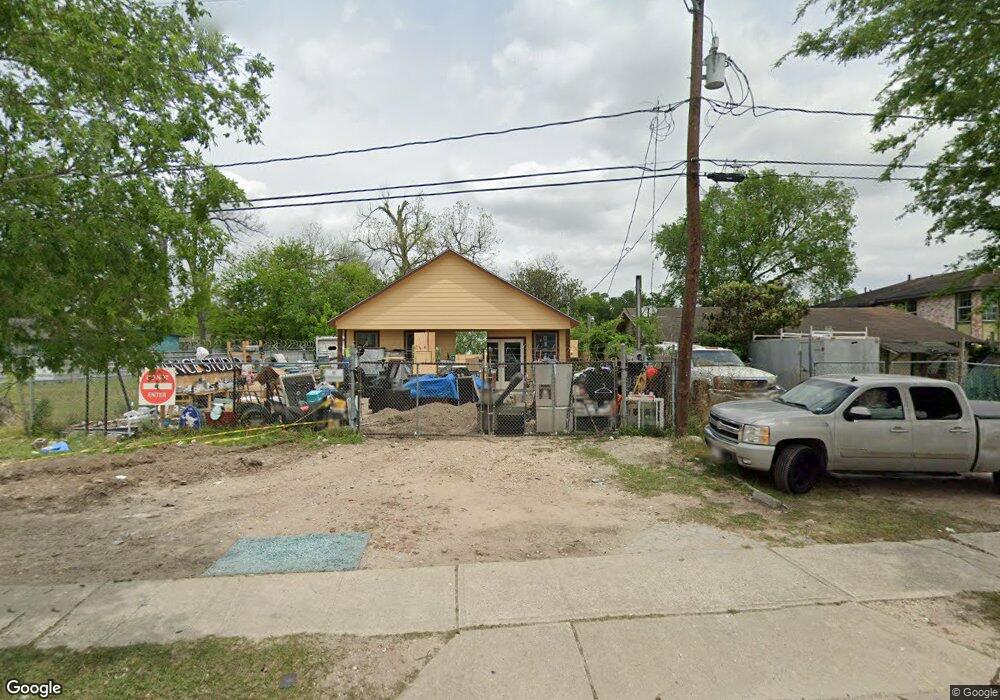 3029 E Crosstimbers St, Houston, TX 77093 - photo 1