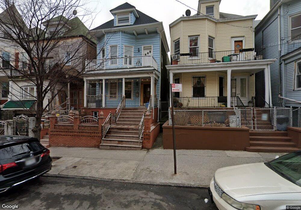 326 E 198th St, Bronx, NY 10458 - photo 1