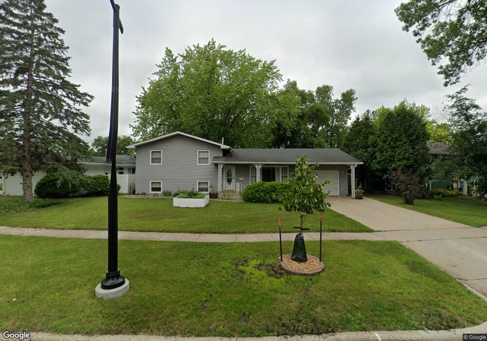 2930 3rd St N, Fargo, ND 58102 - photo 1