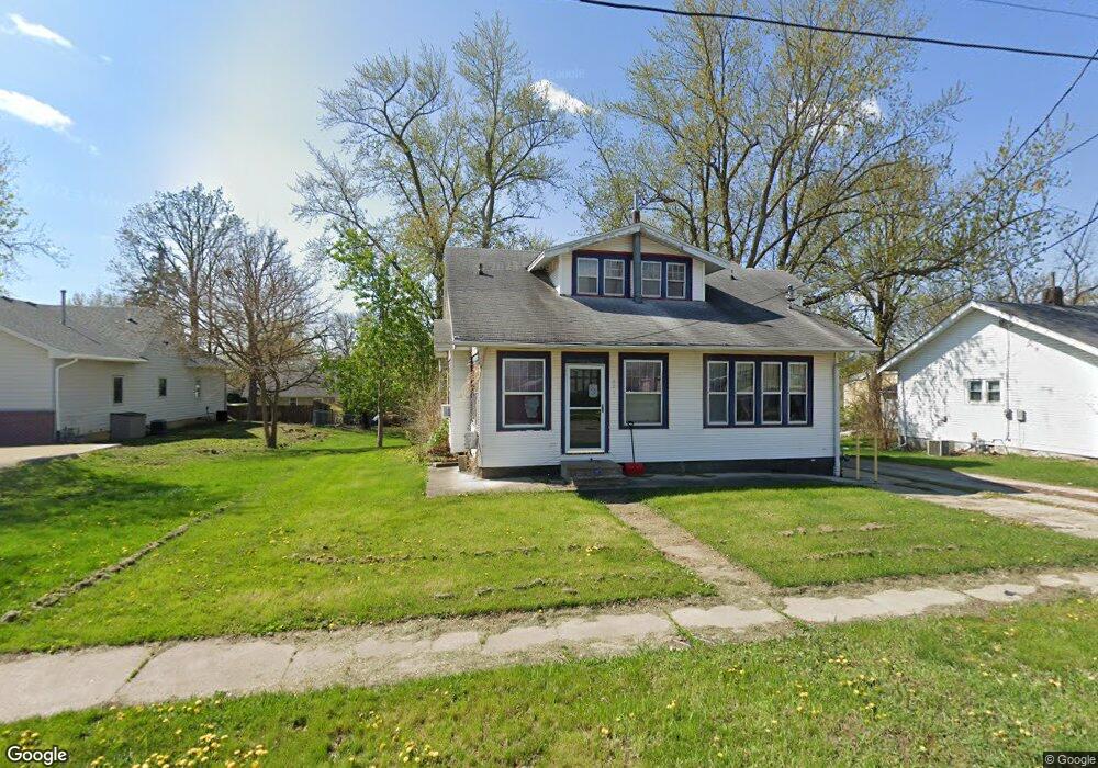 621 N 2nd Ave W, Newton, IA 50208 - photo 1