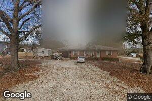 102 Thompson St, Lyons, GA 30436