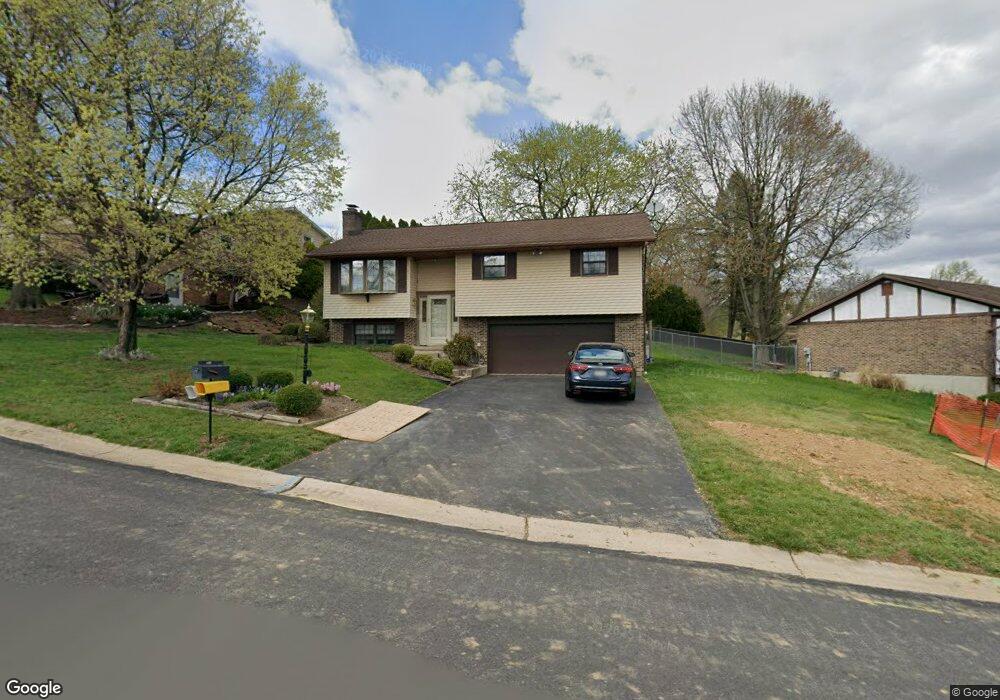 521 Edison Ct, Reading, PA 19605 - photo 1