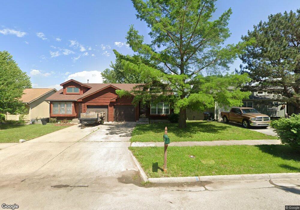 3514 SW Eveningside Dr, Topeka, KS 66614 - photo 1