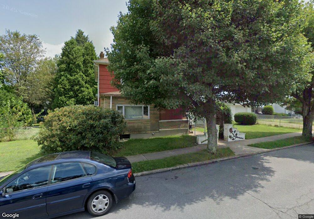 1079 N Locust St, Hazleton, PA 18202 - photo 1