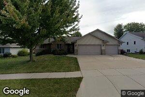 541 Cecelia St, Combined Locks, WI 54113
