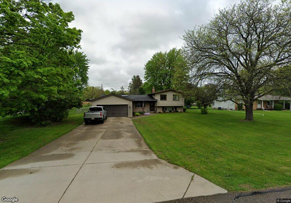 5344 Mapletree Dr, Flint, MI 48532 - photo 1