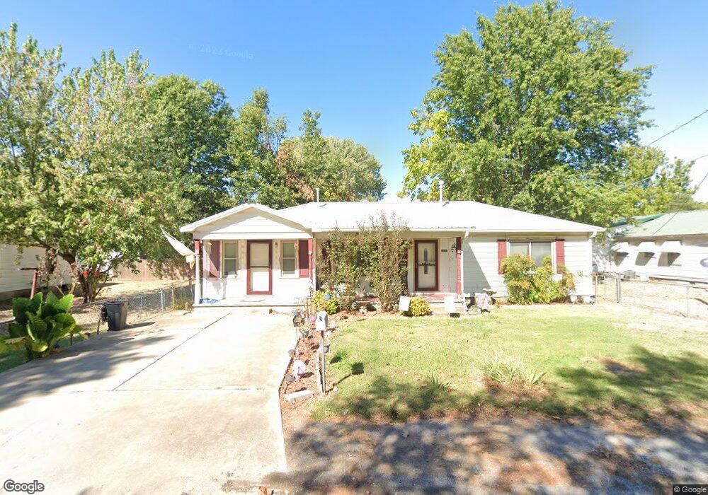 1107 NE 2nd Place, Pryor, OK 74361 - photo 1