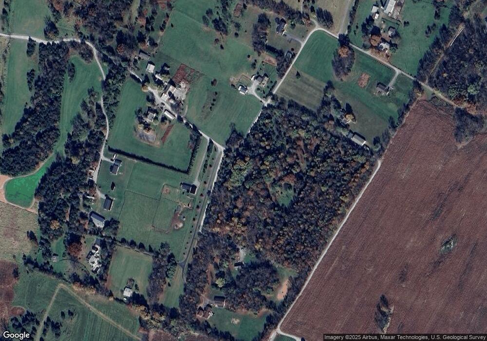 942 Hollida Ln, Martinsburg, WV 25404 - photo 1