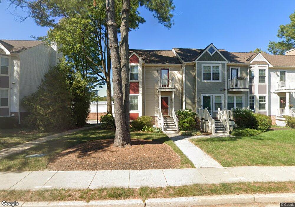 304 Locust St SE unit 14, Vienna, VA 22180 - photo 1