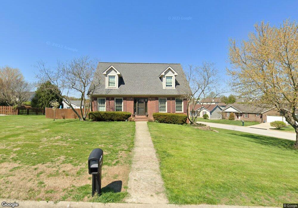 832 Isaac Shelby Cir E, Frankfort, KY 40601 - photo 1