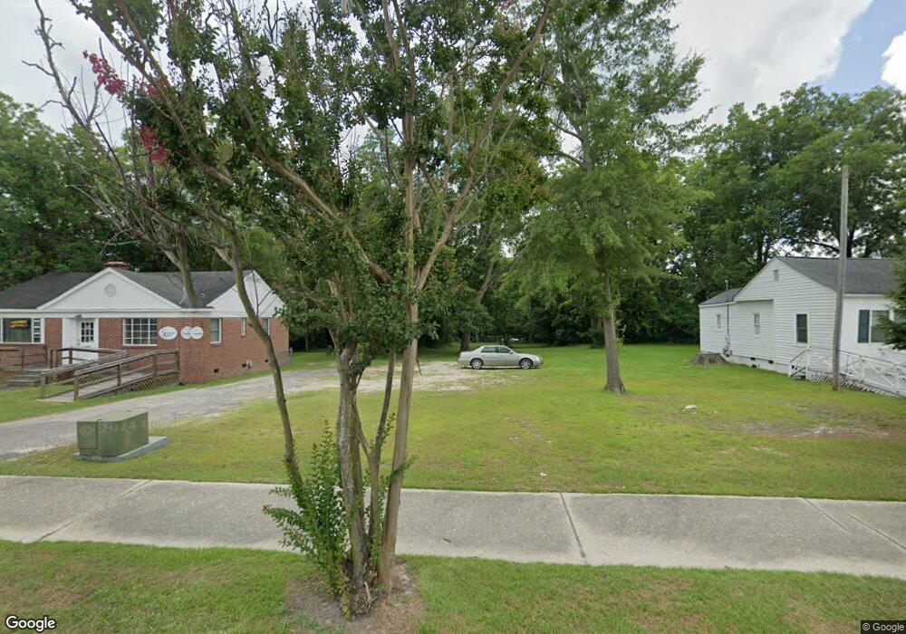 711 W Dekalb St, Camden, SC 29020 - photo 1