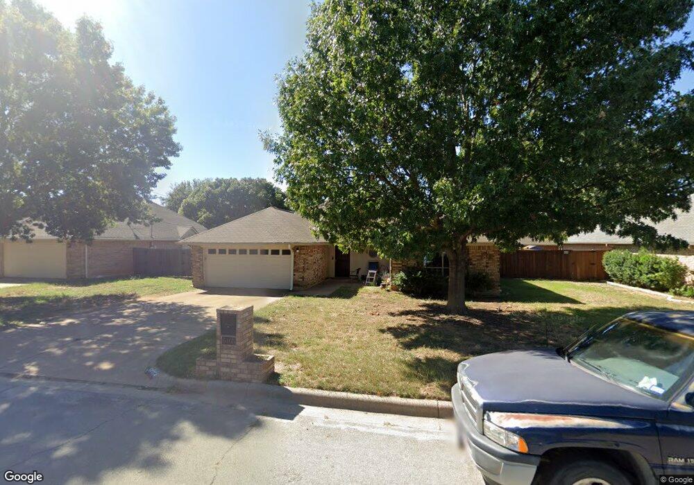 6405 Chilton Dr, North Richland Hills, TX 76182 - photo 1